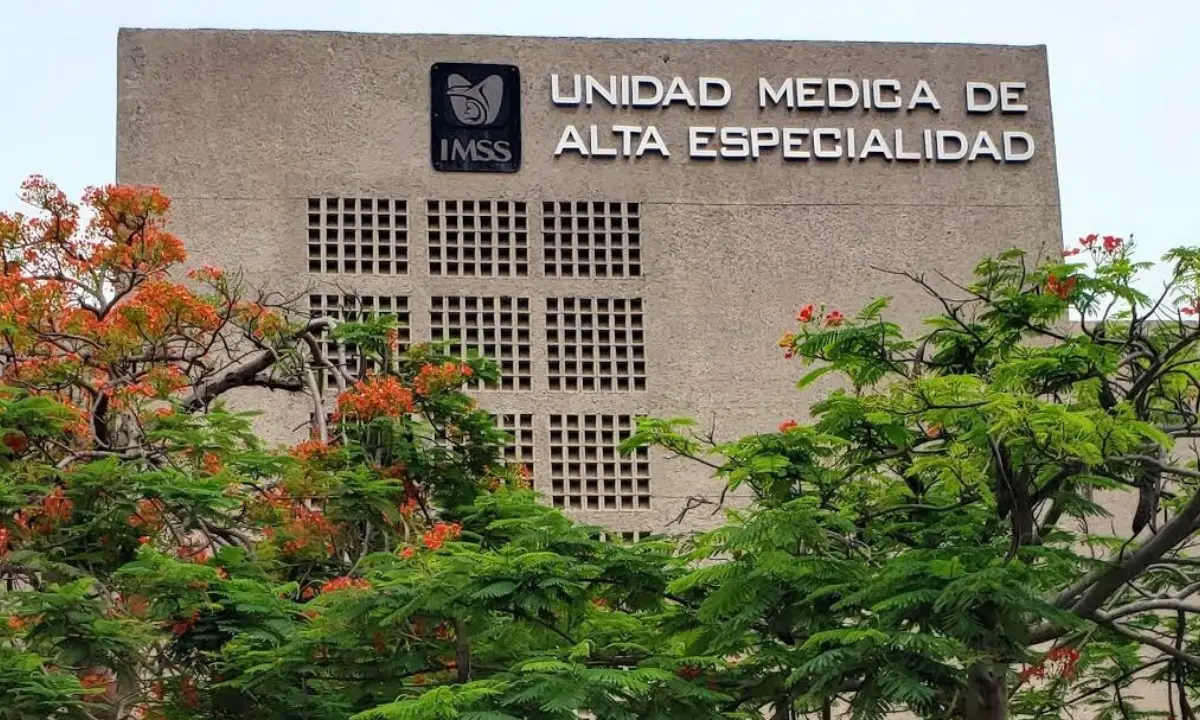 El equipo médico informó que el paciente tiene altas posibilidades de recuperar su vida normal Foto: Facebook UMAE Mérida