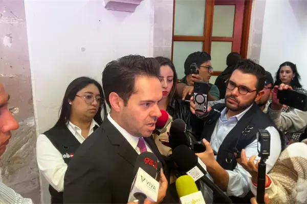 Salud y educación no representan ni el 10 por ciento del PEF 2026, denuncia diputado de Durango Salud y educación no representan ni el 10 por ciento del PEF 2026, denuncia diputado de Durango