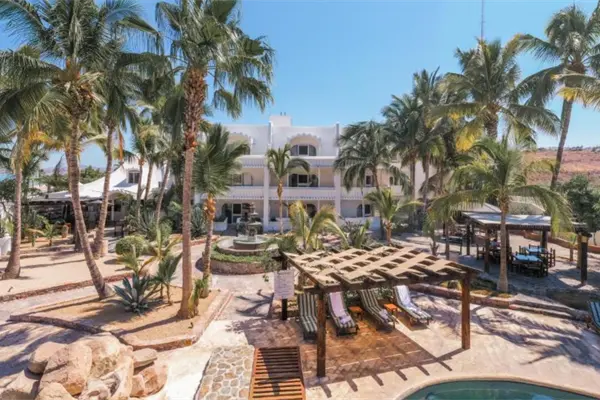 El alojamiento familiar frente al Malecón de La Paz para descansar y disfrutar la vista El alojamiento familiar frente al Malecón de La Paz para descansar y disfrutar la vista