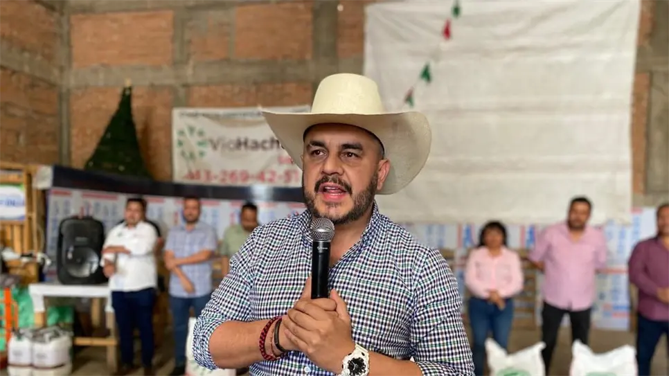 Localizan con vida al ex alcalde de Zinapécuaro, Alejandro Correa Gómez, en Michoacán Localizan con vida al ex alcalde de Zinapécuaro, Alejandro Correa Gómez, en Michoacán