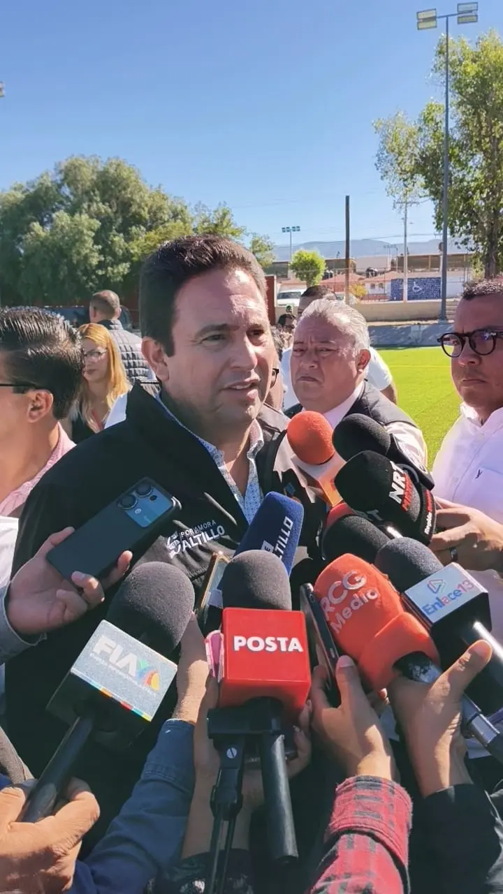 imagen recuadro Javier Díaz en entrevista con medios de comunicación / Foto: Marco Juárez