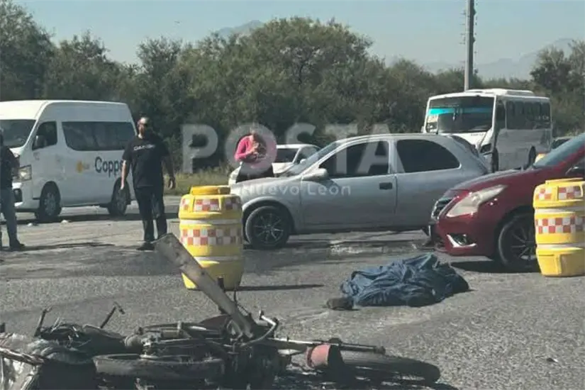 imagen recuadro Un motociclista perdió la vida en un lamentable accidente vial en el municipio de Zuazua, Nuevo León, involucrando un camión. Foto: Raymundo Elizalde
