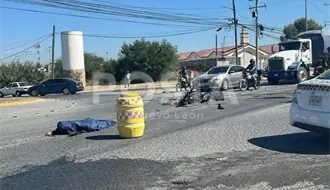 Motociclista pierde la vida tras chocar contra camión en Zuazua, Nuevo León