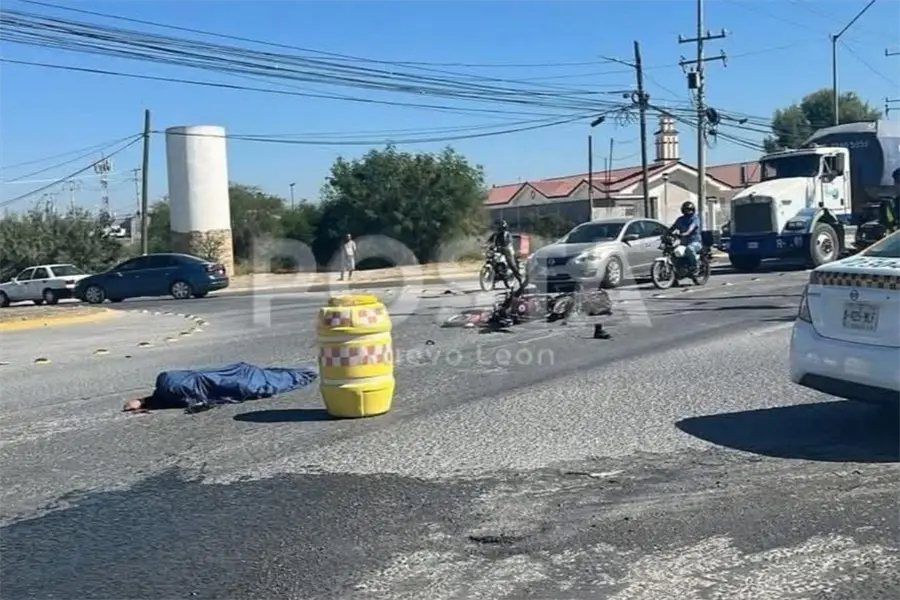 Motociclista pierde la vida tras chocar contra camión en Zuazua, Nuevo León