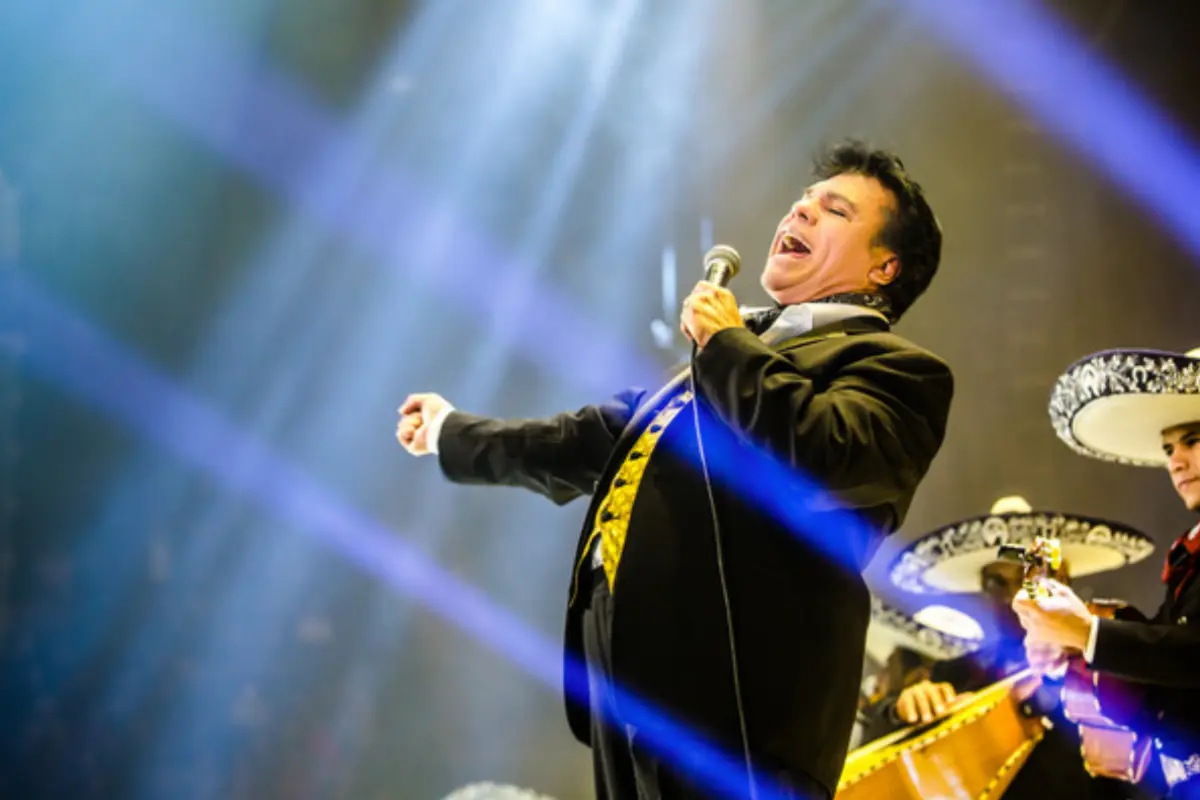 Juan Gabriel revive en Netflix (Foto: Spotify / Canva)