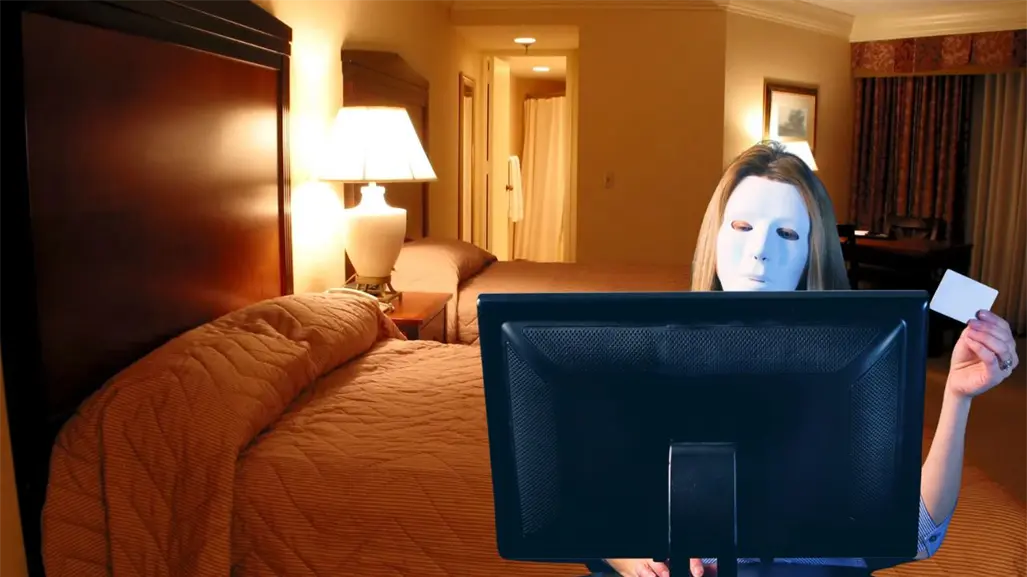 Pareja visita hotel en Nezahualcóyotl y roba una pantalla; fueron detenidos por la policía