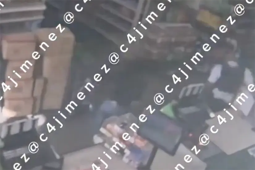 imagen recuadro Policía huye de ladrón. Foto: X @c4jimenez