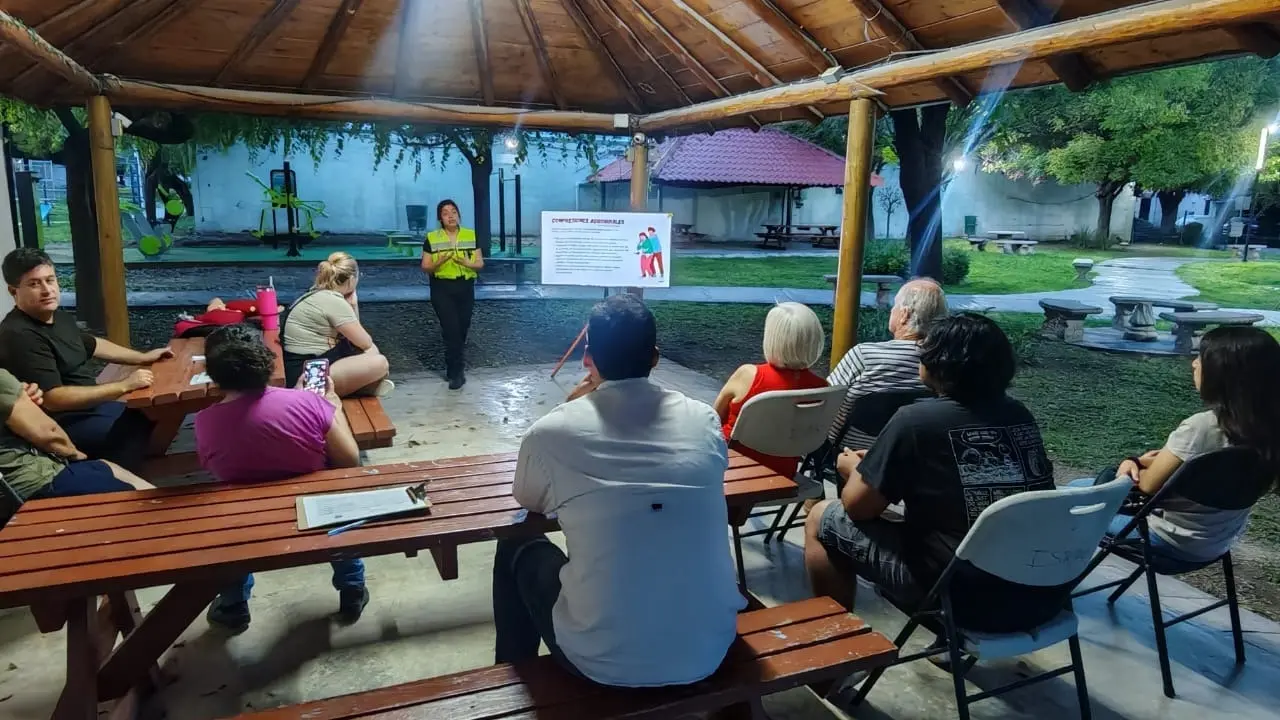 Grupo de personas recibiendo capacitación en Santa Catarina. Foto: Gobierno de Santa Catarina