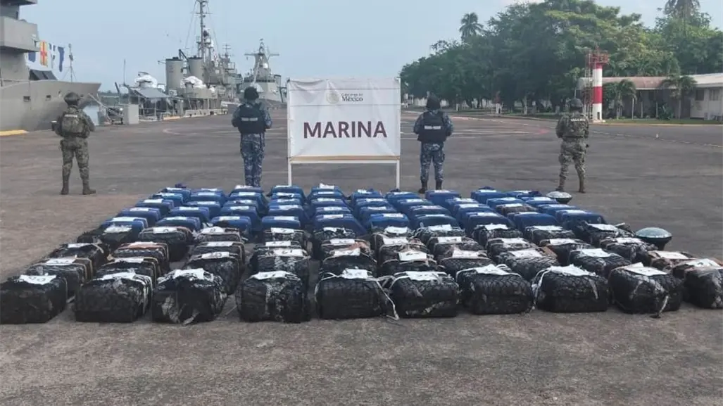 Semar decomisa más de dos toneladas de cocaína en costas de Michoacán en operación marítima