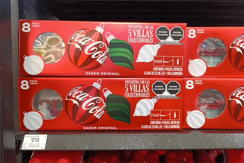 imagen recuadro Hay paquetes de 8 y 6 latas con su villa navideña | Foto: Victoria Jiménez