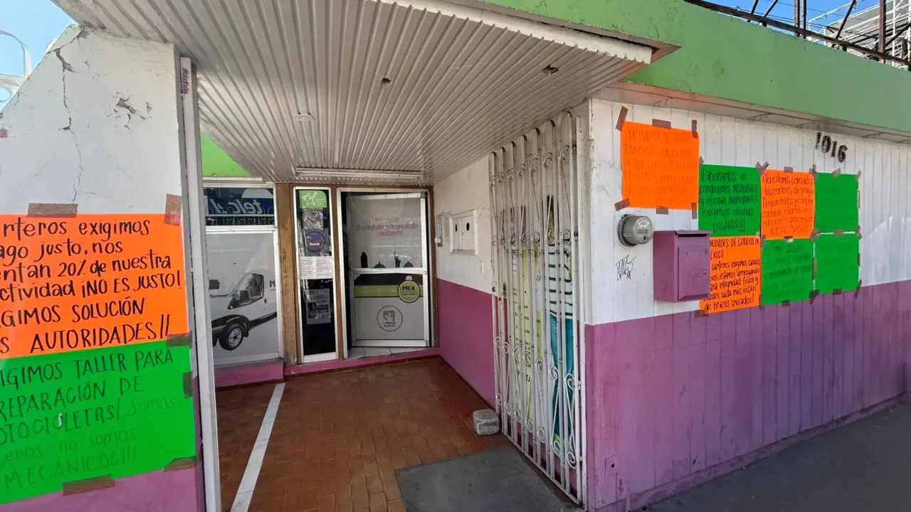 Carteros de Correos de México se manifiestan en Durango por esta razón