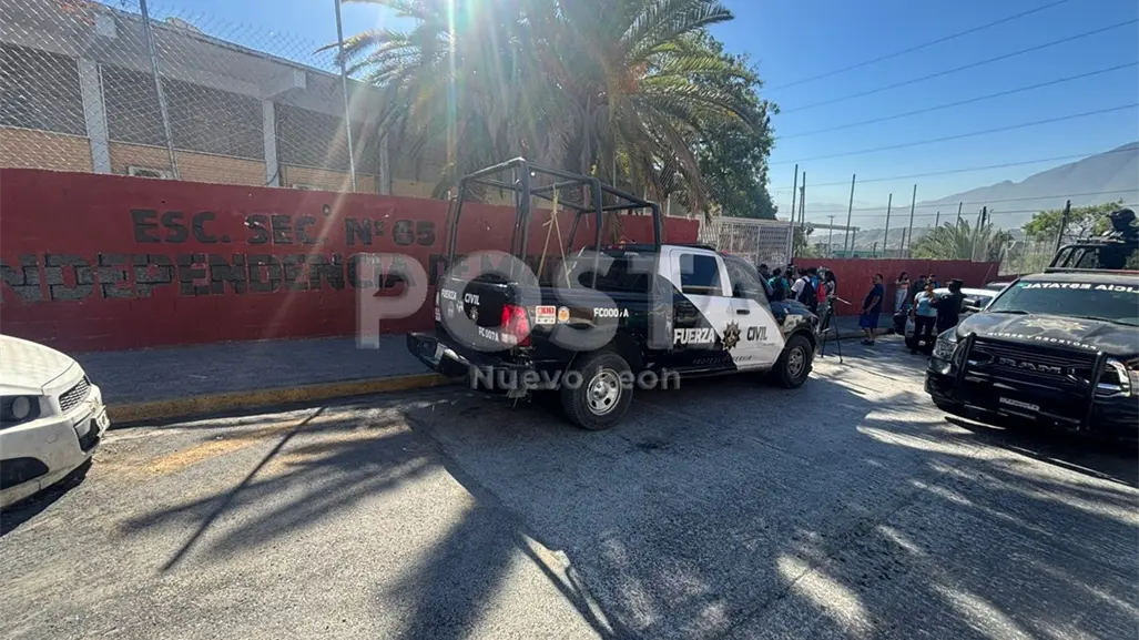 Aseguran arma a estudiantes en secundaria 12 Revolución Mexicana de Monterrey