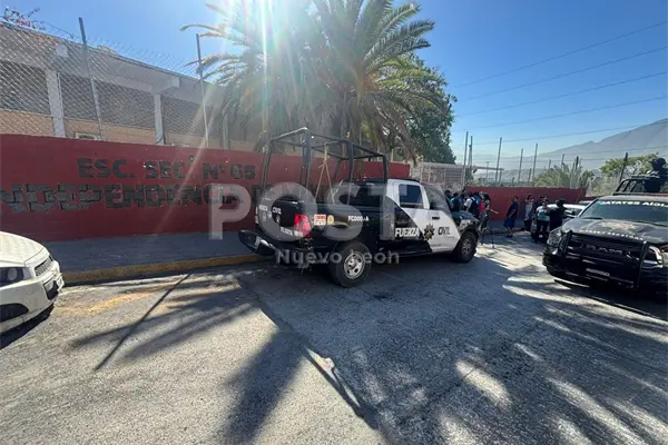 Aseguran arma a estudiantes en secundaria 12 Revolución Mexicana de Monterrey Aseguran arma a estudiantes en secundaria 12 Revolución Mexicana de Monterrey