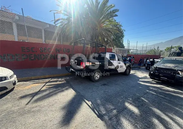 Aseguran arma a estudiantes en secundaria 12 Revolución Mexicana de Monterrey