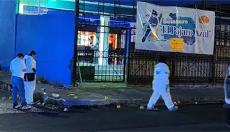 Mesera pierde la vida en balacera registrada en un bar de Cancún: involucran a banda delictiva