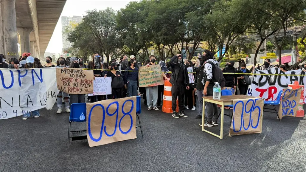Bloqueo de estudiantes de la UPN causa caos vial en Periférico Sur: exigen diálogo con la rectora