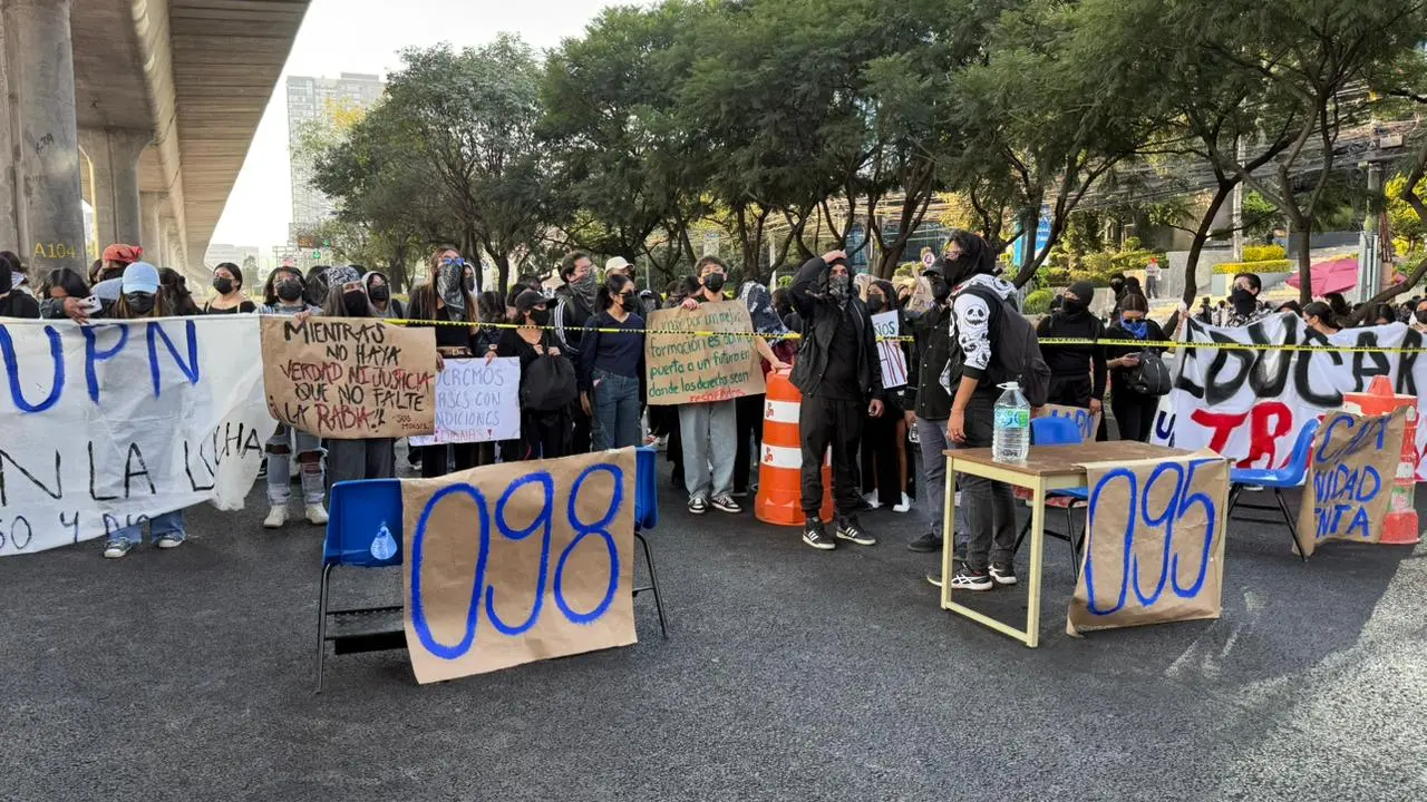 Bloqueo de estudiantes de UPN. Foto: Luis Antonio Alfaro