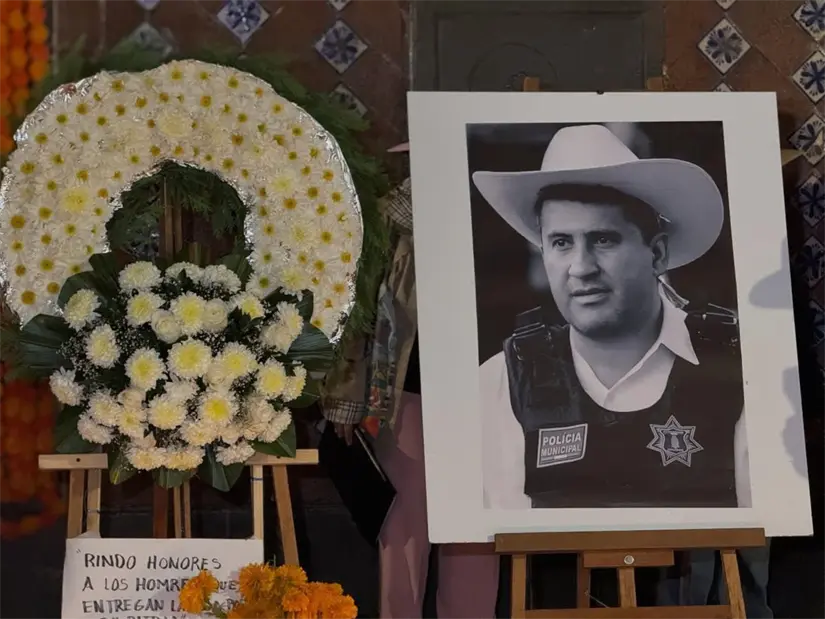 imagen recuadro Foto: X (@Libro_negro_)