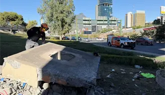 Lesionado bajo el Puente Gonzalitos causa alerta entre automovilistas en Monterrey