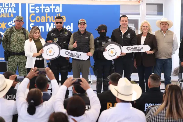 Manolo Jiménez entrega tres nuevos cuarteles en Coahuila en Múzquiz y Ocampo Manolo Jiménez entrega tres nuevos cuarteles en Coahuila en Múzquiz y Ocampo