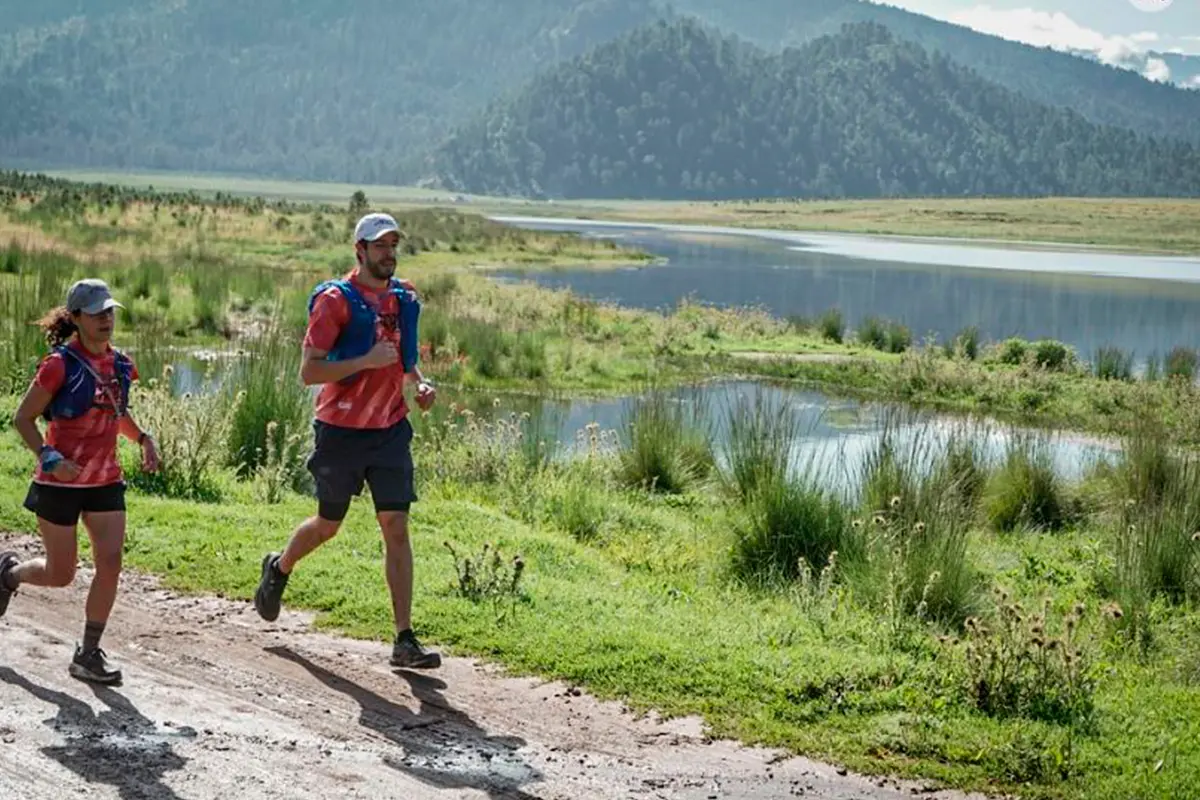 Los participantes realizarán una espectacular travesía de Los Barriles a Todos Santos, atravesando, literalmente, todo el ancho de la península. Foto: Facebook.