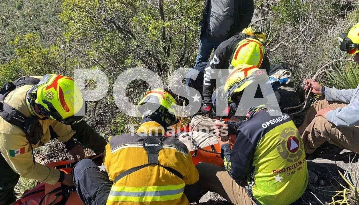 Un sargento segundo retirado fue auxiliado tras sufrir una caída mientras buscaba su ganado en una zona de difícil acceso. Foto: Protección Civil