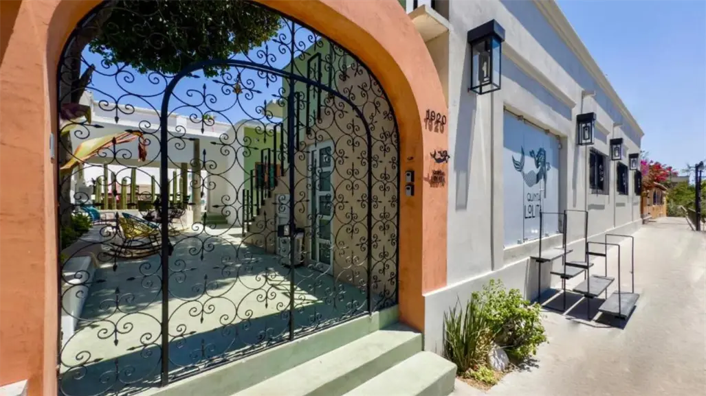 Quinta Lolita, uno de los mejores hoteles con vista al Malecón de La Paz, según Booking