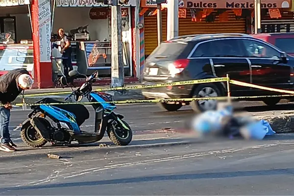 Muere joven motociclista tras derrapar en Eje 5 Sur, en Iztapalapa Muere joven motociclista tras derrapar en Eje 5 Sur, en Iztapalapa