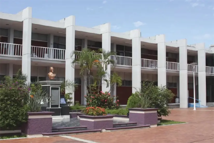 imagen recuadro Facultad de Medicina de la UAT | Foto: Axel Hassel