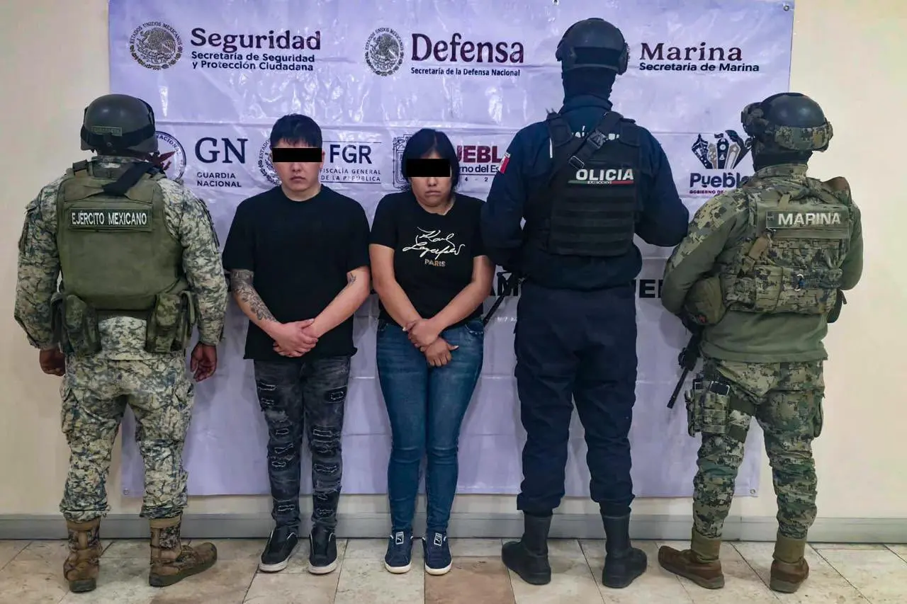 Detienen a un hombre y una mujer relacionados con el asesinato de 3 policías en Puebla. Foto: Gobierno de Puebla