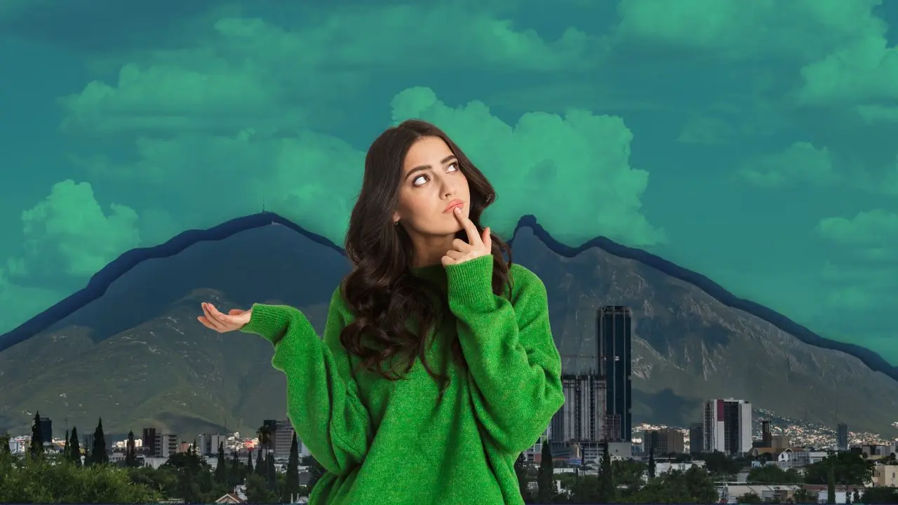 Mujer con suéter y de detrás el Cerro de la Silla Foto: Canva