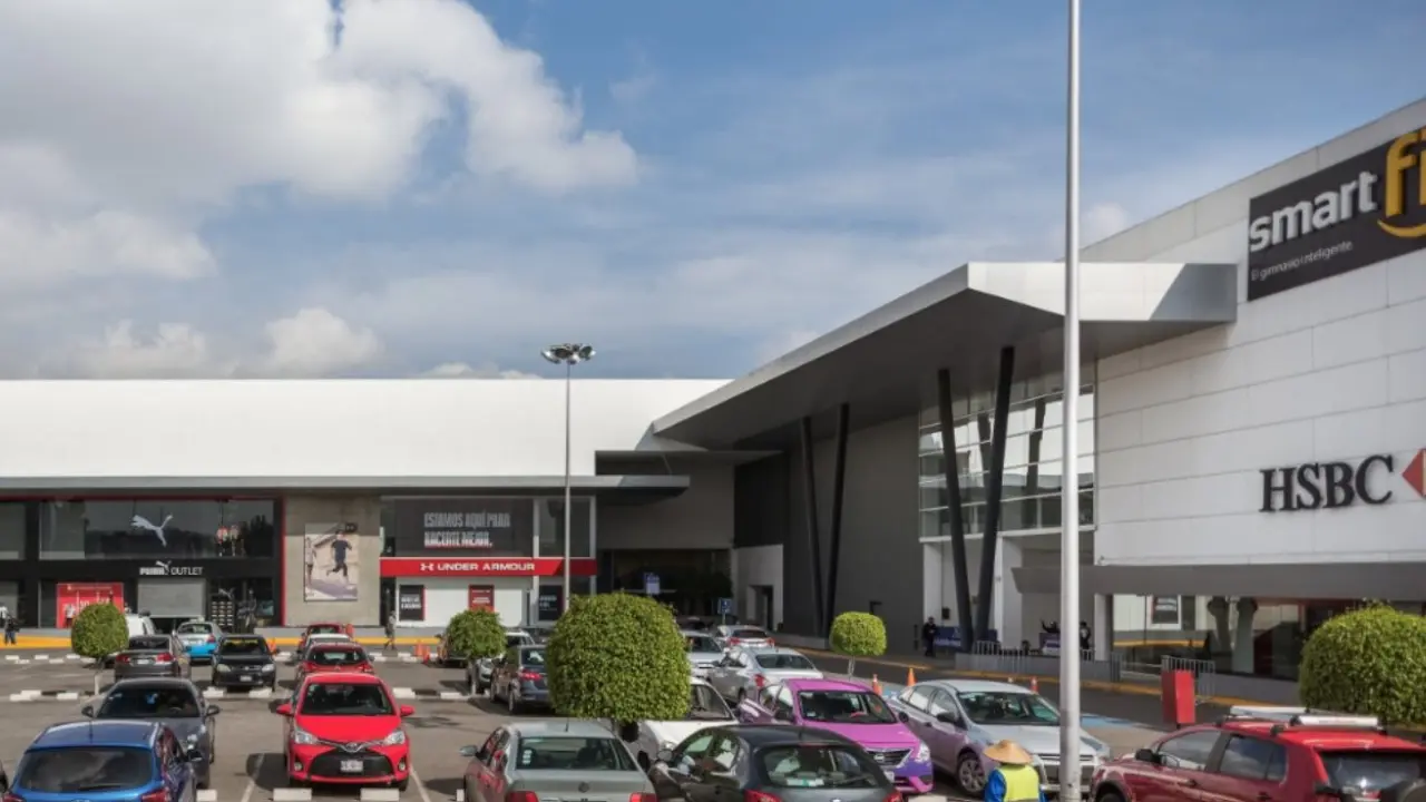 Plaza Boulevard Puerto Aéreo en CDMX. Foto: @Facebook | Canva