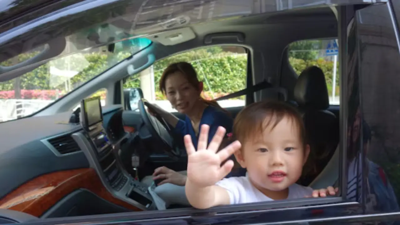 En Tamaulipas, dejar a un niño encerrado en un auto puede llevar a sanciones severas; conoce los riesgos y la nueva propuesta legal.