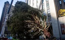 Instalan árbol de Navidad en el Centro Rockefeller de Nueva York