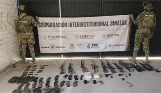 Fuerzas de seguridad, resguardan arsenal y explosivos en Escuinapa, Sinaloa