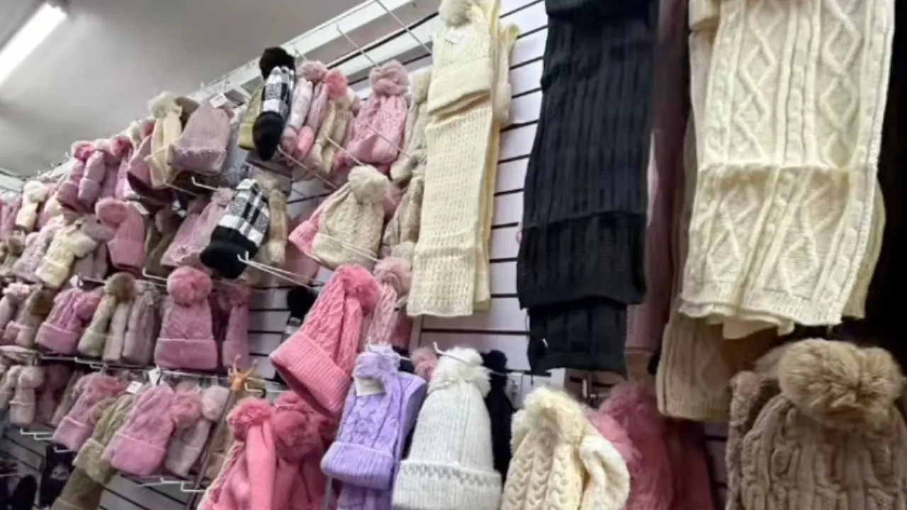 Gorros y bufandas en Sombreros Raanhats. Foto: Sombreros Raanharts