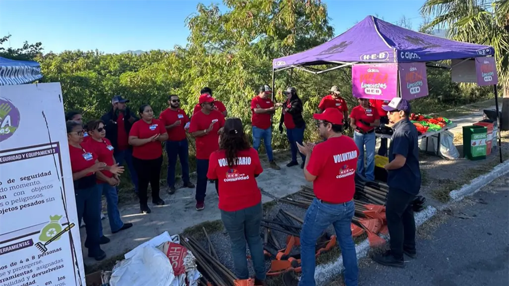 HEB y Cíclica realizan mega jornada de limpieza en el río San Marcos