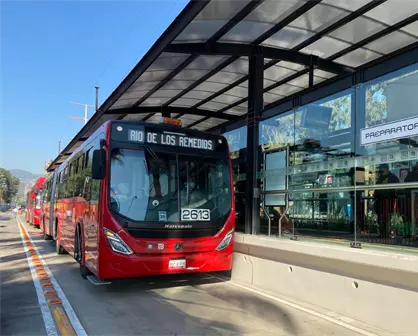 Choque Metrobús HOY en Insurgentes; 7 lesionados en Hipódromo, Cuauhtémoc