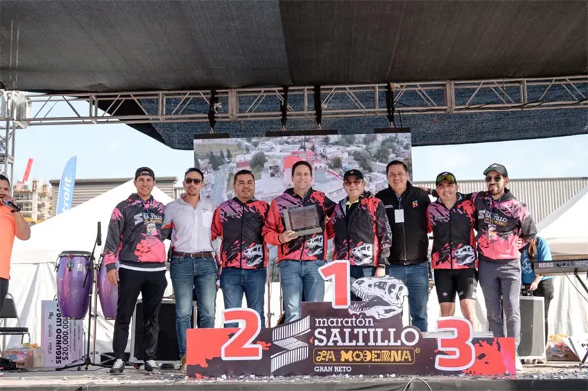 imagen recuadro Celebra Javier Díaz éxito de evento deportivo./Foto: Gobierno Municipal de Coahuila
