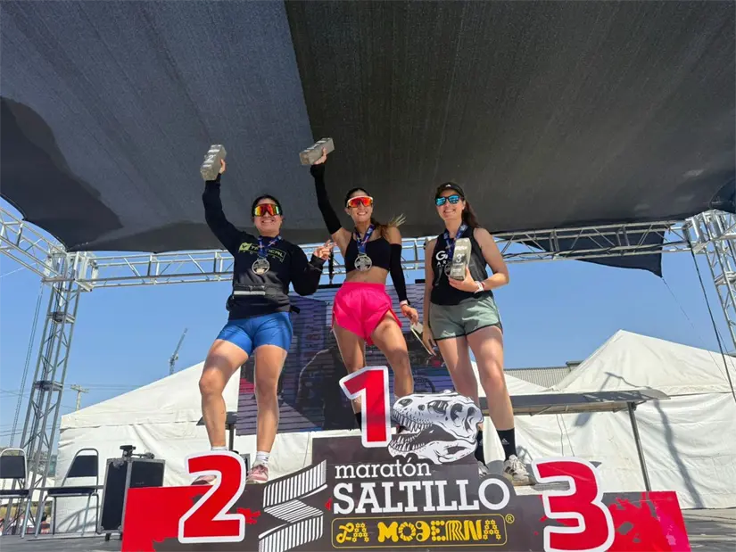 imagen recuadro Ganadoras del Maratón La Moderna 2025 en Saltillo./ Foto: Jessica Contreras