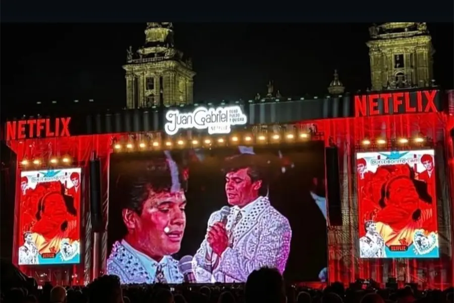 Homenaje a Juan Gabriel: así hizo historia el cantante en el zócalo capitalino