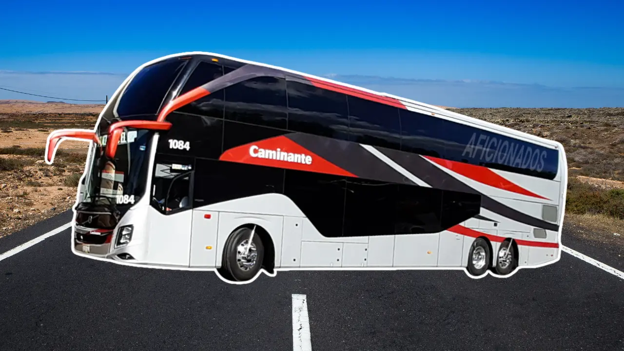 Los usuarios de la línea Caminante deberán pagar más por sus viajes a partir del 10 de noviembre debido al ajuste en las tarifas. Foto: FB/ Aficionados del Autobús (Canva)