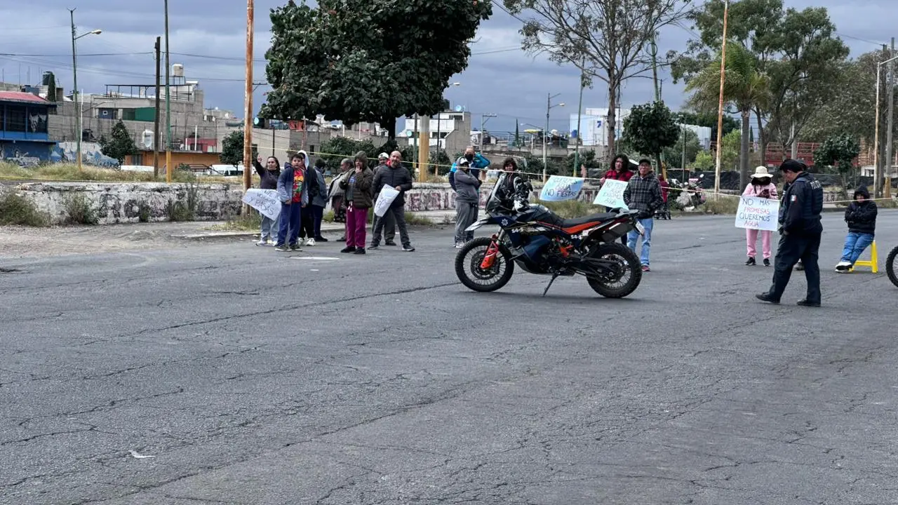 Bloqueo vial en Nezahualcóyotl. | Foto: Juan Manuel López