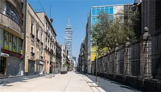Esta calle del centro de CDMX reúne las mejores tiendas de ropa para aprovechar el Buen Fin 2025