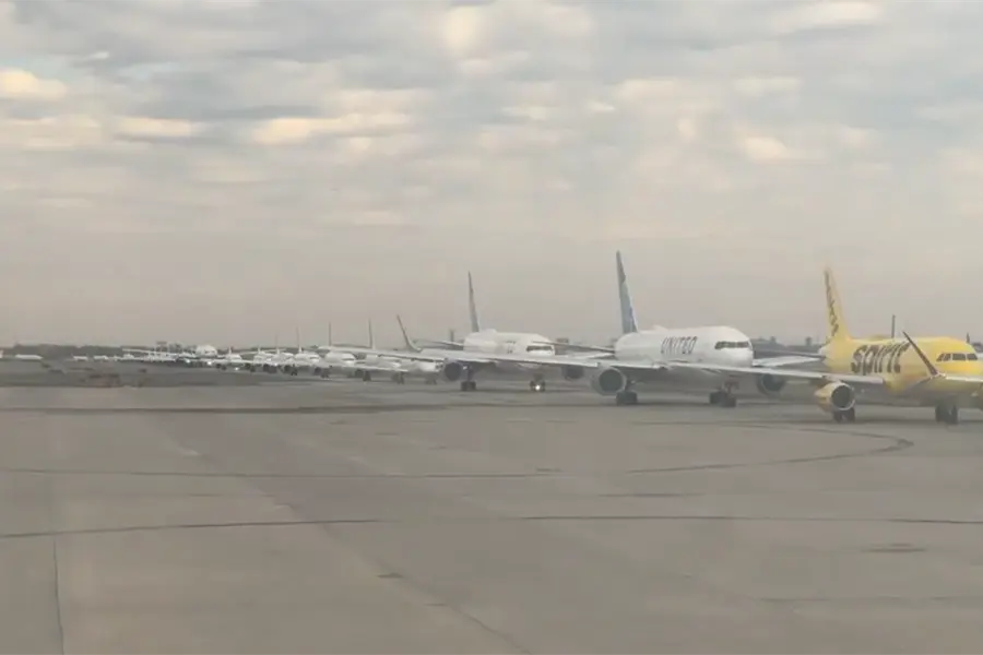 Continúan las cancelaciones de vuelos en Estados Unidos por falta de controladores aéreos