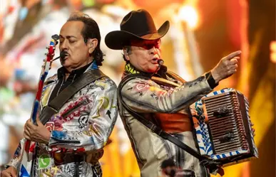 Los Tigres del Norte son premiados en Las Vegas
