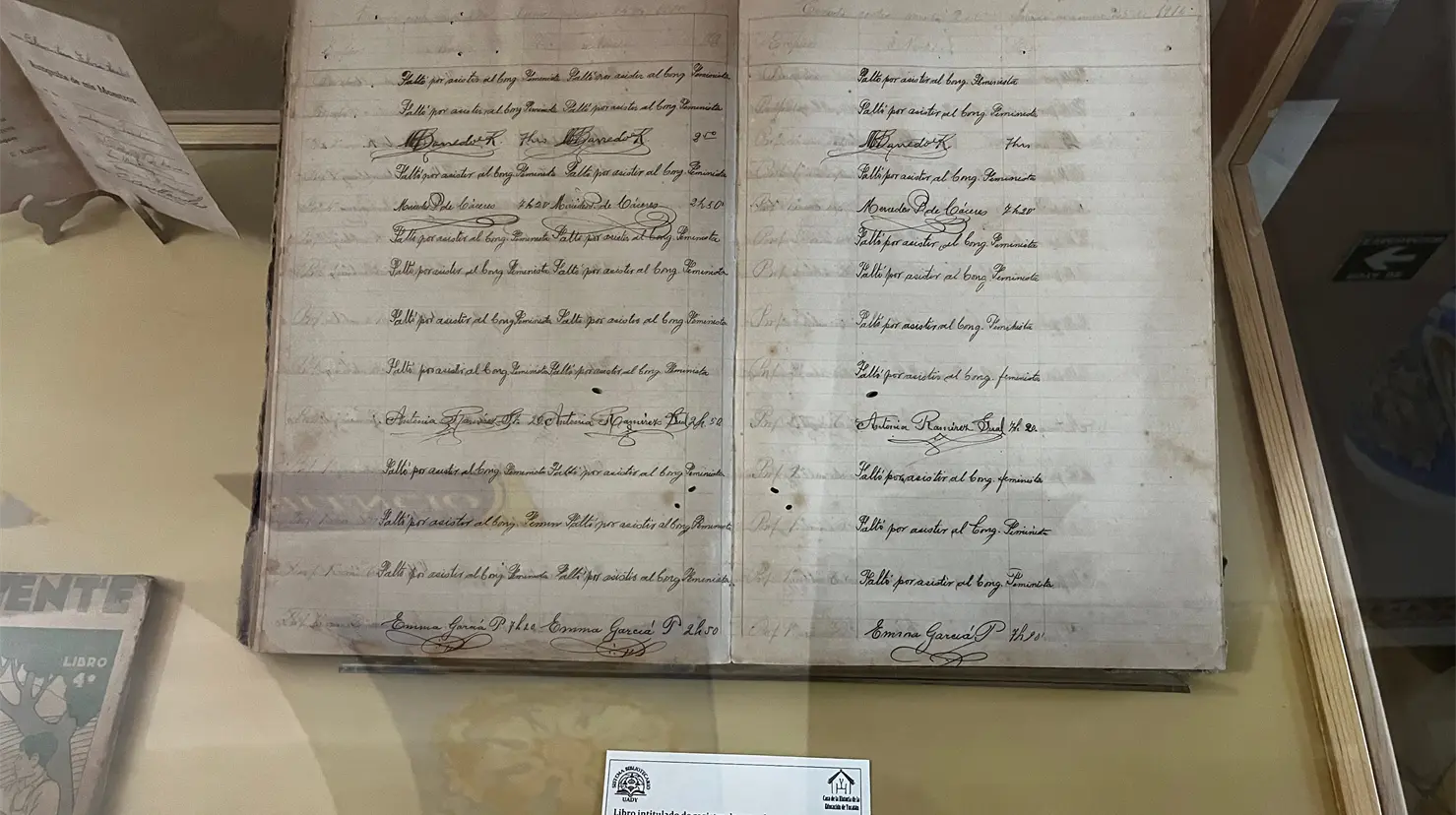 ¿Por qué surge la exposición “El libro, raíz y voz de la educación en Yucatán”?. Foto: Irving Gil