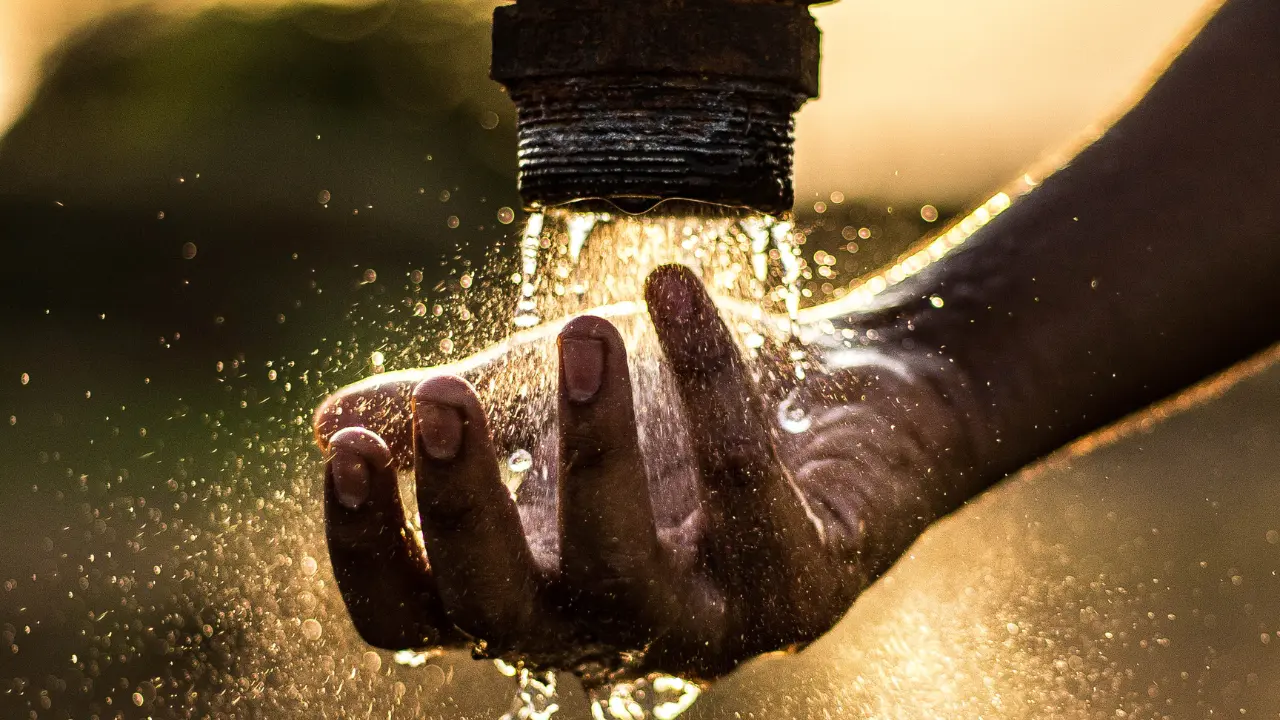 Autoridades del Edomex entregaron los pozos recuperados a las comunidades para garantizar el acceso justo al agua. Foto: Canva