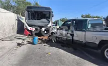 Muere conductor tras chocar contra camión urbano en San Nicolás