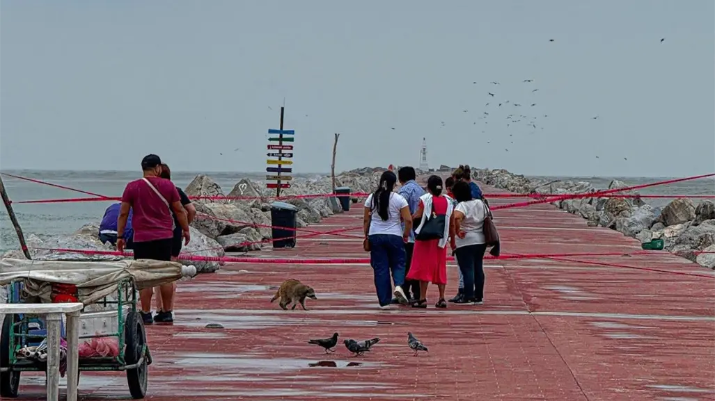 Frente frío No. 13 provoca el cierre de playa Miramar en Tamaulipas